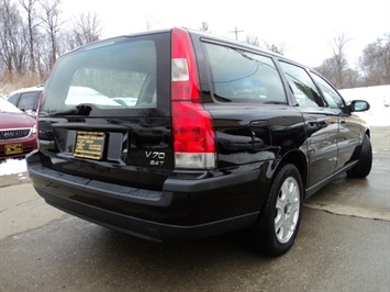 2001 Volvo V70   - Photo 14 - Cincinnati, OH 45255