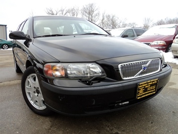 2001 Volvo V70   - Photo 11 - Cincinnati, OH 45255