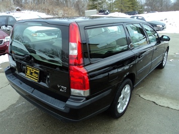 2001 Volvo V70   - Photo 6 - Cincinnati, OH 45255