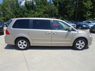 2009 Volkswagen Routan SEL   - Photo 3 - Cincinnati, OH 45255