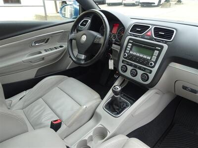2007 Volkswagen Eos 2.0T   - Photo 28 - Cincinnati, OH 45255