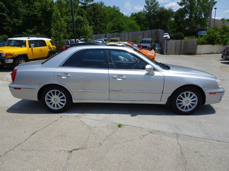 2004 Hyundai XG350 L   - Photo 12 - Cincinnati, OH 45255