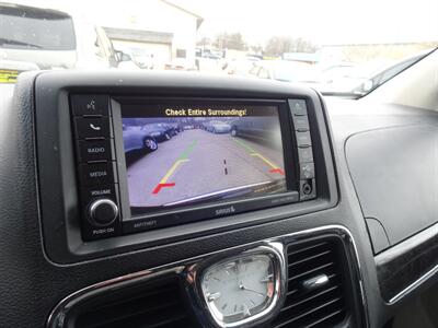 2014 Chrysler Town and Countr Touring  3.6L V6 FWD - Photo 18 - Cincinnati, OH 45255