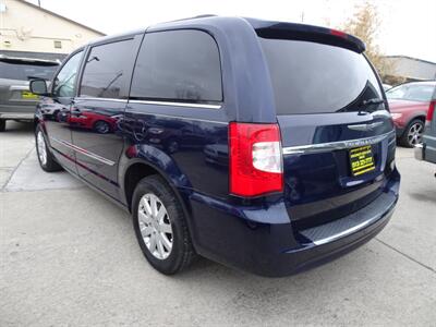 2014 Chrysler Town and Countr Touring  3.6L V6 FWD - Photo 8 - Cincinnati, OH 45255