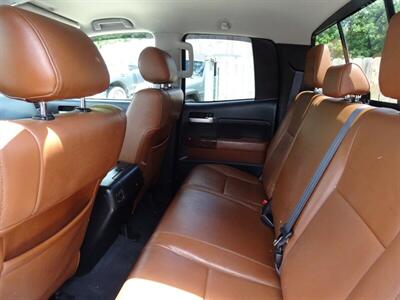2010 Toyota Tundra Limited  5.7L V8 4X4 - Photo 15 - Cincinnati, OH 45255