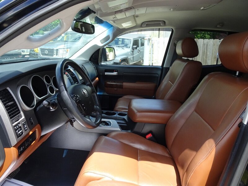 2010 Toyota Tundra Limited 5.7L V8 4X4 - Photo 14 - Cincinnati, OH 45255