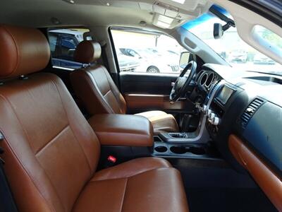 2010 Toyota Tundra Limited  5.7L V8 4X4 - Photo 11 - Cincinnati, OH 45255