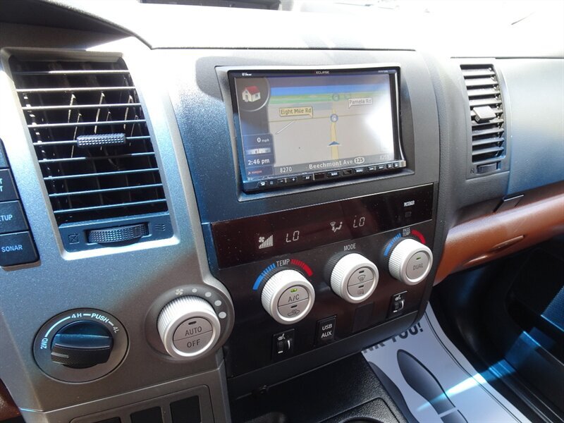 2010 Toyota Tundra Limited 5.7L V8 4X4 - Photo 19 - Cincinnati, OH 45255