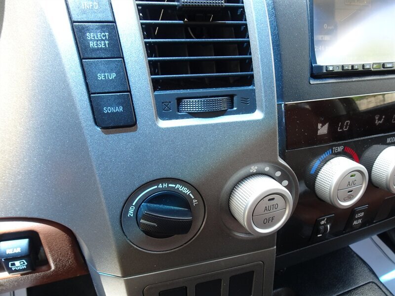 2010 Toyota Tundra Limited 5.7L V8 4X4 - Photo 20 - Cincinnati, OH 45255