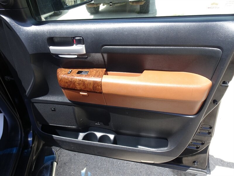 2010 Toyota Tundra Limited 5.7L V8 4X4 - Photo 23 - Cincinnati, OH 45255