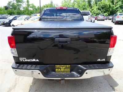 2010 Toyota Tundra Limited  5.7L V8 4X4 - Photo 5 - Cincinnati, OH 45255