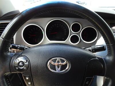 2010 Toyota Tundra Limited  5.7L V8 4X4 - Photo 21 - Cincinnati, OH 45255