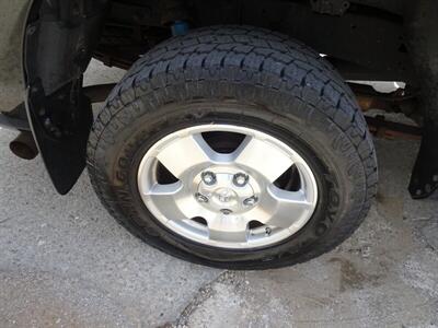 2010 Toyota Tundra Limited  5.7L V8 4X4 - Photo 27 - Cincinnati, OH 45255
