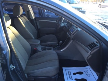 2010 Hyundai Sonata GLS   - Photo 8 - Cincinnati, OH 45255