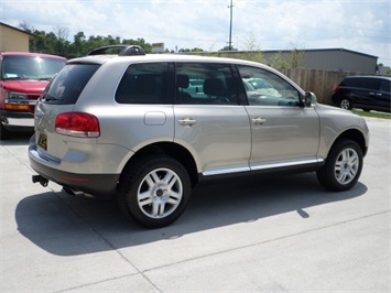 2004 Volkswagen Touareg V8   - Photo 6 - Cincinnati, OH 45255