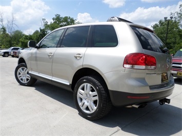 2004 Volkswagen Touareg V8   - Photo 12 - Cincinnati, OH 45255