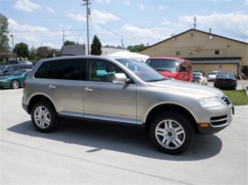 2004 Volkswagen Touareg V8   - Photo 1 - Cincinnati, OH 45255