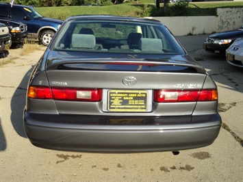 1998 Toyota Camry CE   - Photo 5 - Cincinnati, OH 45255