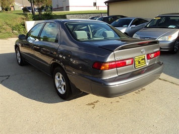 1998 Toyota Camry CE   - Photo 4 - Cincinnati, OH 45255