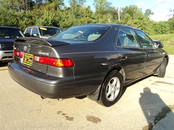 1998 Toyota Camry CE   - Photo 13 - Cincinnati, OH 45255