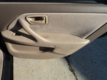 1999 Toyota Camry CE   - Photo 16 - Cincinnati, OH 45255