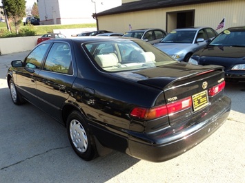 1999 Toyota Camry CE   - Photo 4 - Cincinnati, OH 45255