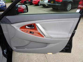 2011 Toyota Camry XLE V6   - Photo 22 - Cincinnati, OH 45255