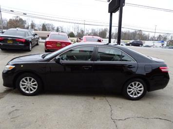 2011 Toyota Camry XLE V6   - Photo 10 - Cincinnati, OH 45255
