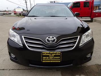 2011 Toyota Camry XLE V6   - Photo 2 - Cincinnati, OH 45255