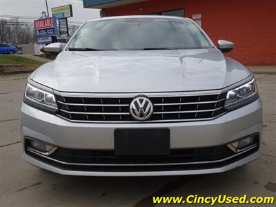 2018 Volkswagen Passat 2.0T SE   - Photo 2 - Cincinnati, OH 45255