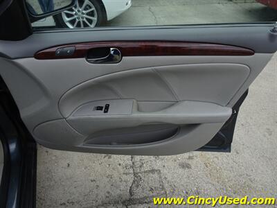 2009 Buick Lucerne CXL  3.9L V6 FWD - Photo 21 - Cincinnati, OH 45255