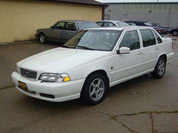 1999 Volvo S70   - Photo 3 - Cincinnati, OH 45255