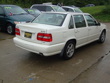 1999 Volvo S70   - Photo 5 - Cincinnati, OH 45255