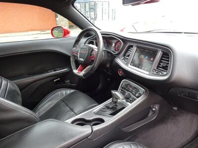 2016 Dodge Challenger SRT Hellcat  6.2L Supercharged V8 RWD - Photo 23 - Cincinnati, OH 45255