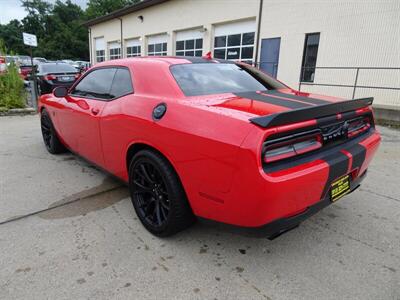 2016 Dodge Challenger SRT Hellcat  6.2L Supercharged V8 RWD - Photo 15 - Cincinnati, OH 45255