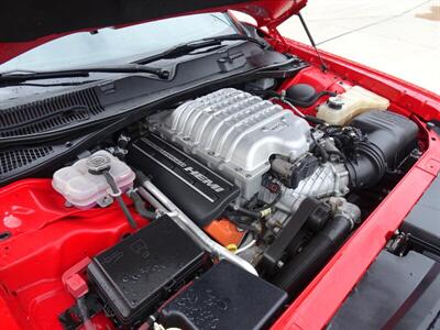 2016 Dodge Challenger SRT Hellcat  6.2L Supercharged V8 RWD - Photo 27 - Cincinnati, OH 45255