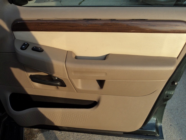 2002 Ford Explorer Eddie Bauer   - Photo 23 - Cincinnati, OH 45255
