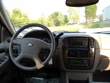 2002 Ford Explorer Eddie Bauer   - Photo 7 - Cincinnati, OH 45255