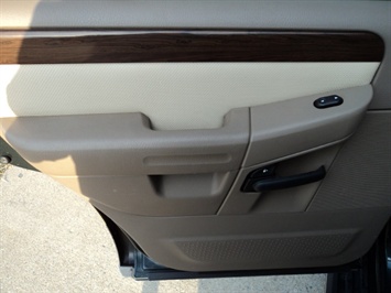 2002 Ford Explorer Eddie Bauer   - Photo 25 - Cincinnati, OH 45255