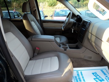 2002 Ford Explorer Eddie Bauer   - Photo 8 - Cincinnati, OH 45255