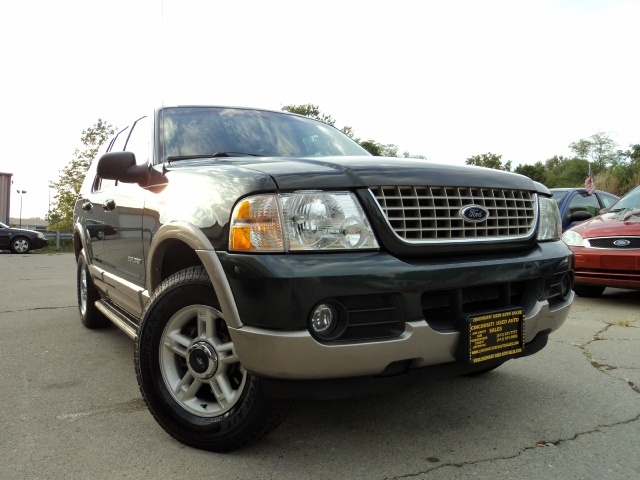 2002 Ford Explorer Eddie Bauer   - Photo 11 - Cincinnati, OH 45255