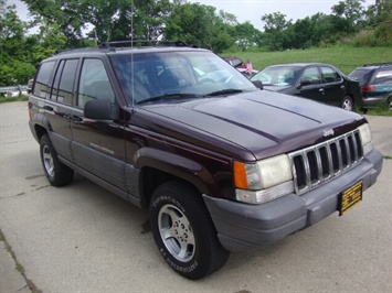 1996 Jeep Grand Cherokee Laredo   - Photo 1 - Cincinnati, OH 45255
