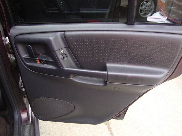 1996 Jeep Grand Cherokee Laredo - Photo 18 - Cincinnati, OH 45255