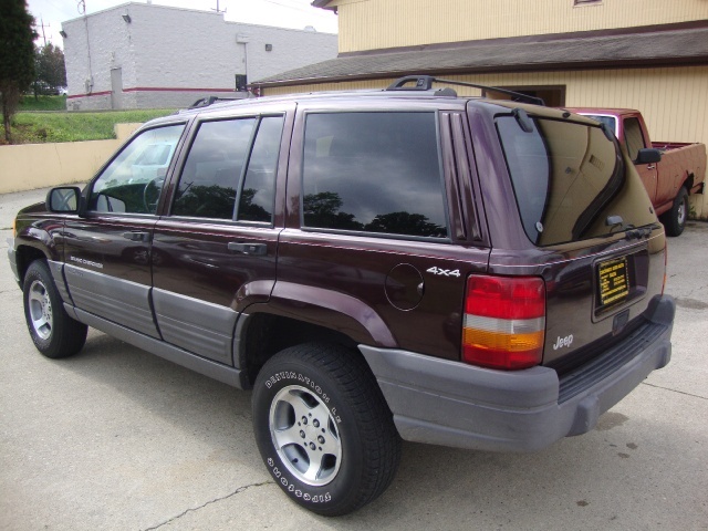 1996 Jeep Grand Cherokee Laredo - Photo 4 - Cincinnati, OH 45255