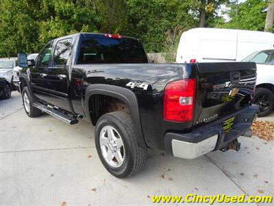 2014 Chevrolet Silverado 2500 LT  6.6L V8 Duramax 4X4 - Photo 9 - Cincinnati, OH 45255