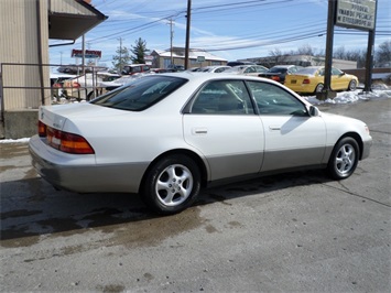 1997 Lexus ES   - Photo 6 - Cincinnati, OH 45255