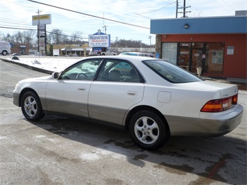 1997 Lexus ES   - Photo 4 - Cincinnati, OH 45255