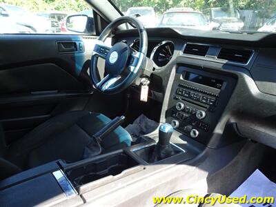 2014 Ford Mustang 3.7L V6 Manual RWD   - Photo 14 - Cincinnati, OH 45255