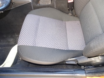 2000 Mazda MX-5 Miata LS   - Photo 21 - Cincinnati, OH 45255