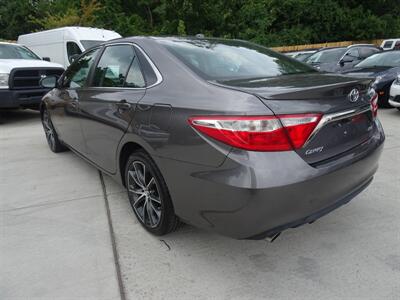 2015 Toyota Camry XLE V6  3.5L V6 FWD - Photo 8 - Cincinnati, OH 45255